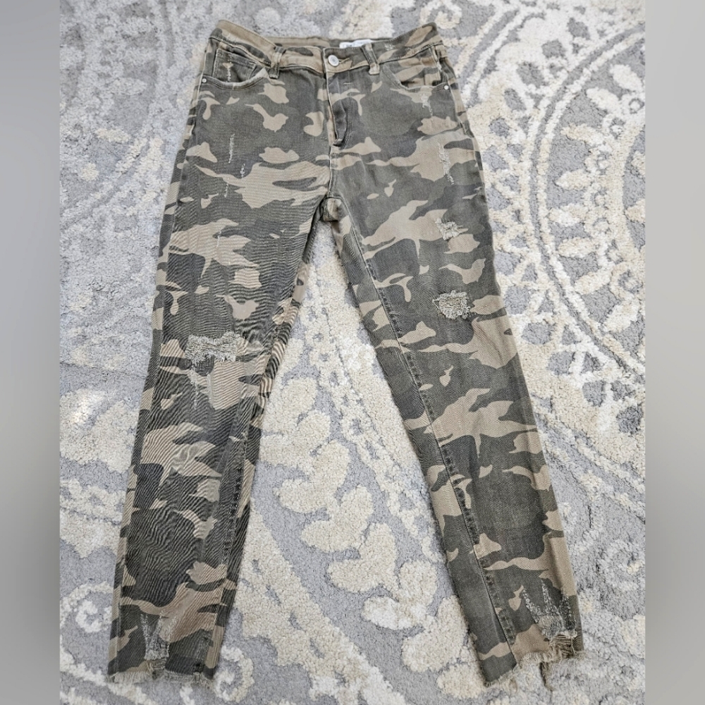 I & M Jeans- Ellie Ankle Skinny Mid-High Rise Camo Distressed Jeans Women's Sz 7
